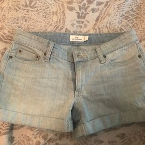 Vineyard Vine Light Wash Denim Shorts